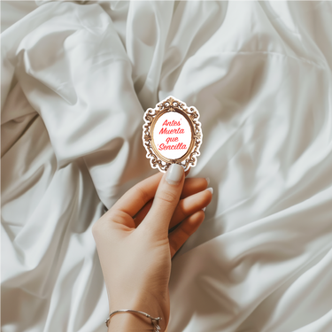 Antes Muerta Que Sencilla Gold Frame Sticker